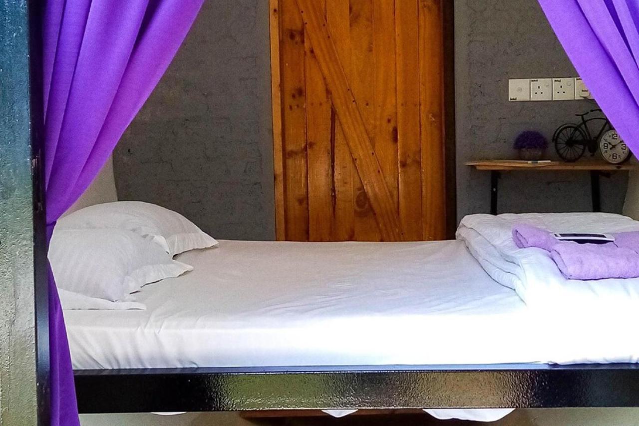 Bagan Pinang Guest House Порт-Диксон Экстерьер фото